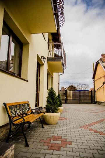 Фотографии Гостевой дом House Garden г. Турда (Румыния) №1 Фото Гостевой дом House Garden г. Турда 1