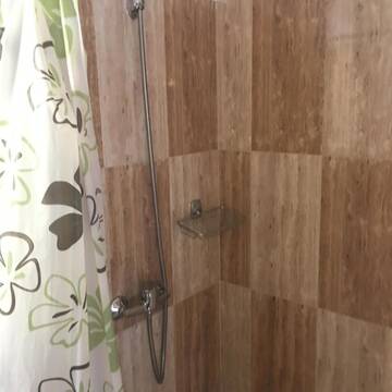 Фото номера Двухместный номер с 2 отдельными кроватями и ванной комнатой Проживание в семье Casa LINDA г. Турда 4