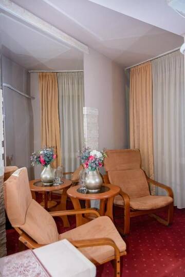 Фото номера Стандартный двухместный номер с 1 кроватью Отель Hotel Sun Garden г. Турда 5