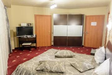 Фото номера Апартаменты с 1 спальней Отель Hotel Sun Garden г. Турда 3