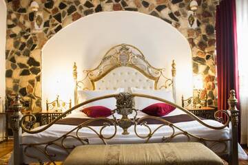 Фото номера Апартаменты с 1 спальней Отель Hunter Prince Castle &amp; Dracula Hotel г. Турда 7
