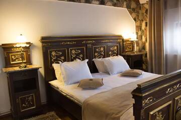 Фото номера Апартаменты с 1 спальней Отель Hunter Prince Castle &amp; Dracula Hotel г. Турда 8