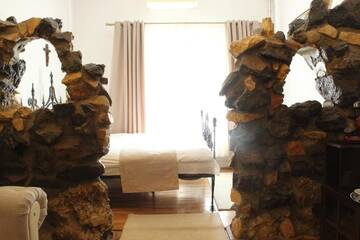 Фото номера Полулюкс Отель Hunter Prince Castle &amp; Dracula Hotel г. Турда 13