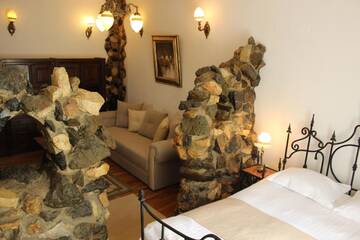 Фото номера Полулюкс Отель Hunter Prince Castle &amp; Dracula Hotel г. Турда 14