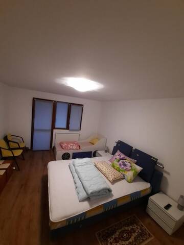 Фото номера Номер Делюкс (для 2 взрослых и 1 ребенка) Гостевой дом Casa Claudiu г. Турда 2